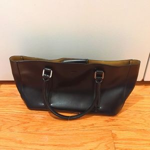 Mondani Belmont Bag NWT Style MN15210 S